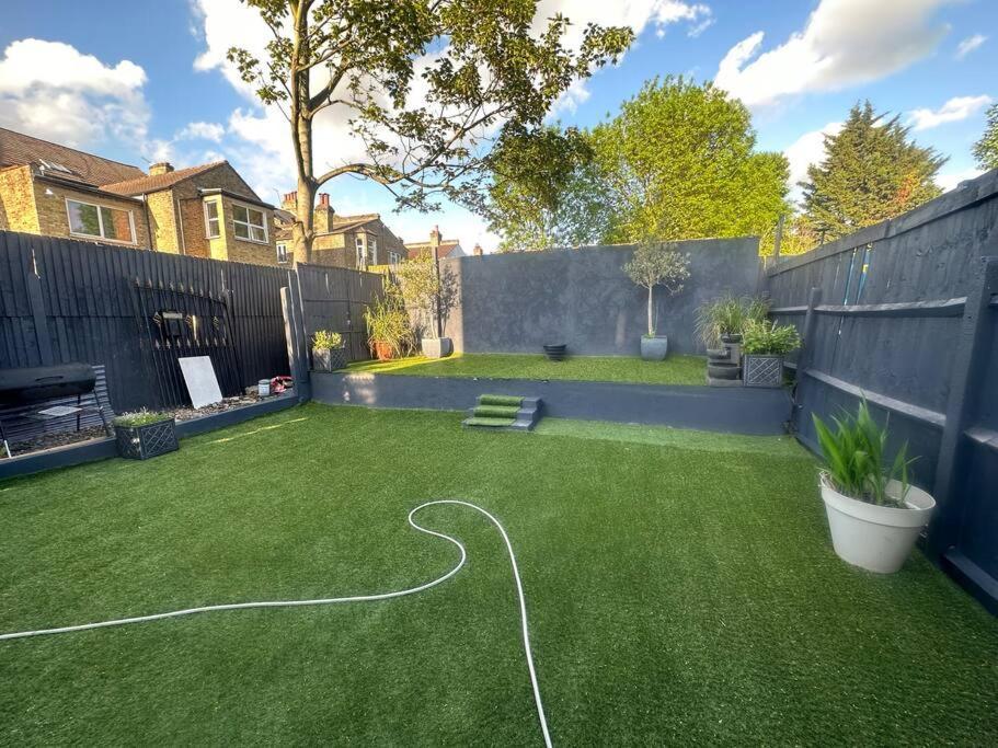 5 Bedroom House Se6 Londra Esterno foto